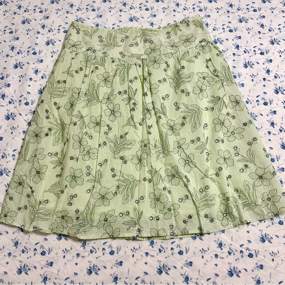Hillard & Hanson Vintage Light Green Floral Skirt